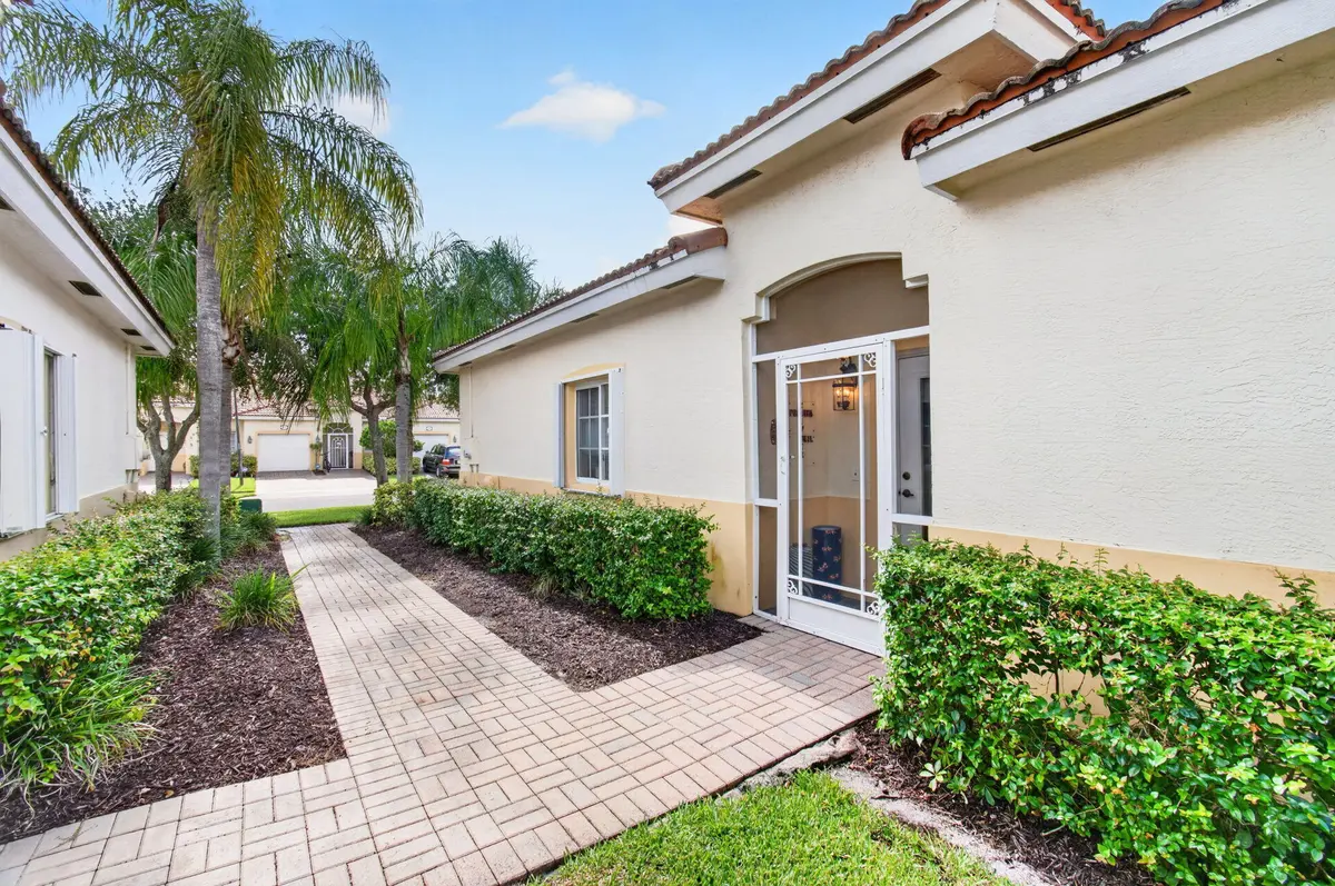 1front to door f r at 2323 WINDJAMMER Way, West Palm Beach