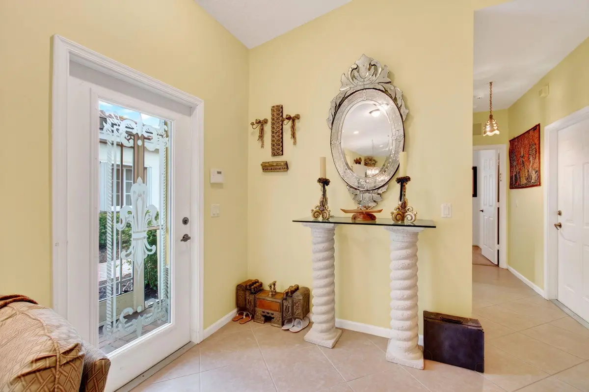 2hall to door at 2323 WINDJAMMER Way, West Palm Beach