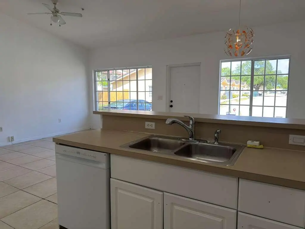 3842 SW 48TH Avenue, Hollywood, FL – photo 5