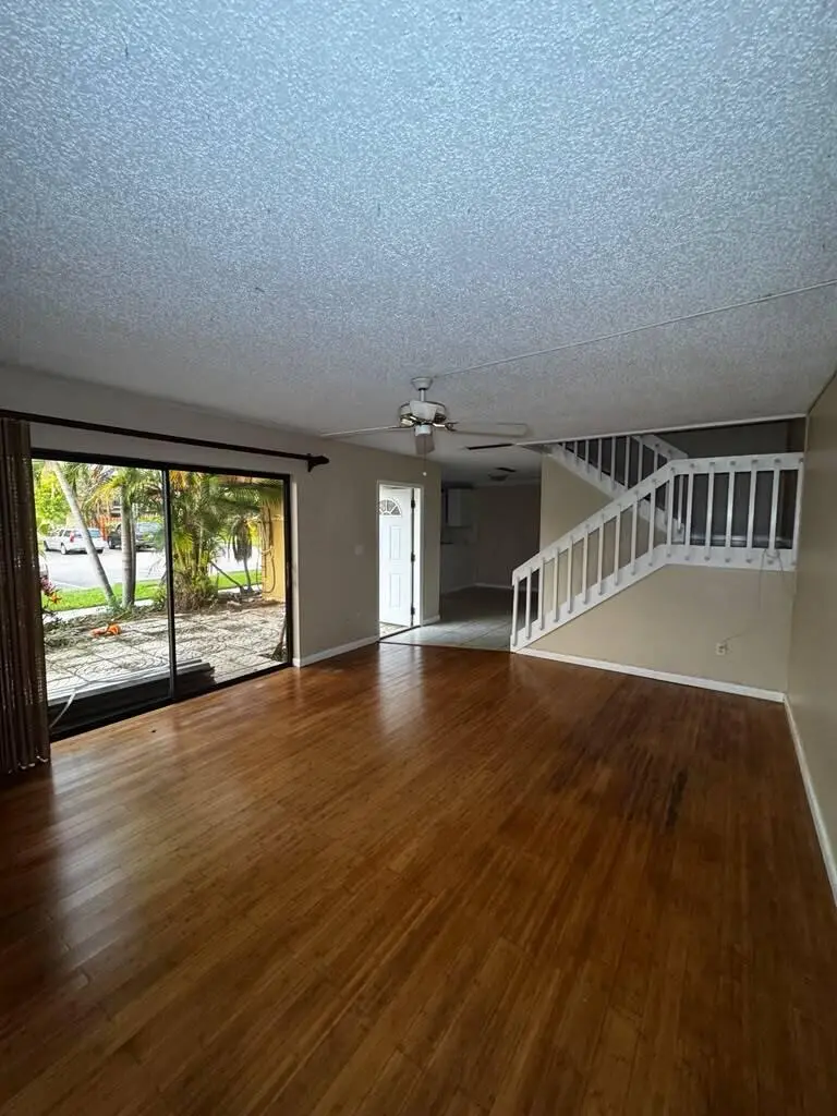 Great Room at 1302 NEBRASKA Avenue 6A, Fort Pierce