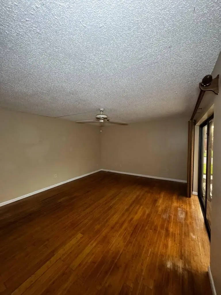 Great Room at 1302 NEBRASKA Avenue 6A, Fort Pierce