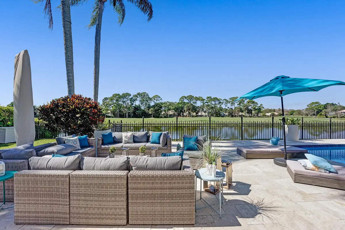 pool at 21 Marlwood Lane, Palm Beach Gardens