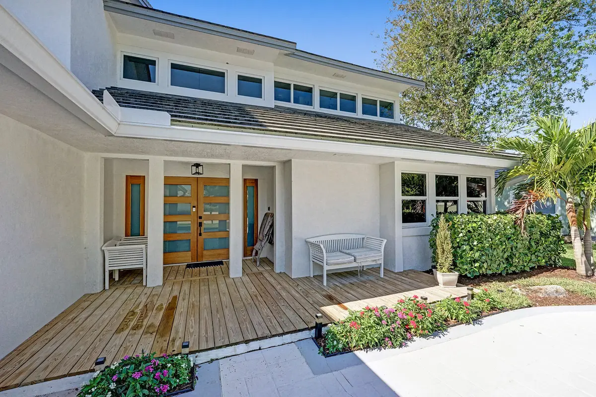 Outside entrance at 21 Marlwood Lane, Palm Beach Gardens
