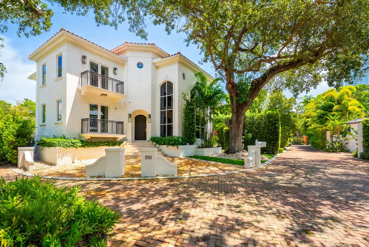 Private Gated Residence at 2765 Brickell Court, Miami