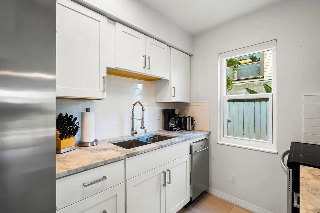 iXs8bQ5A at 336 Hernando Street C, Fort Pierce