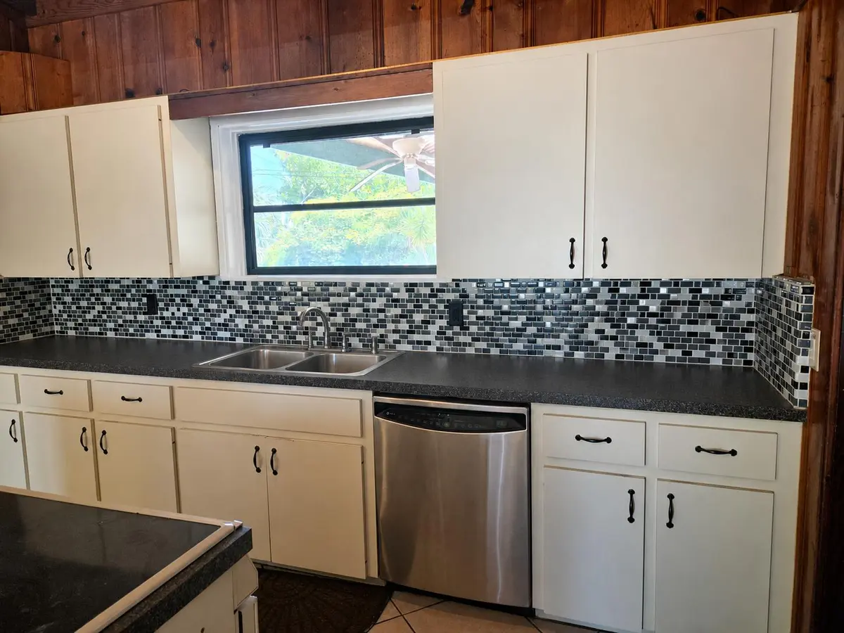 704-cleankitchen at 704 NE 22ND Drive 1-4, Wilton Manors