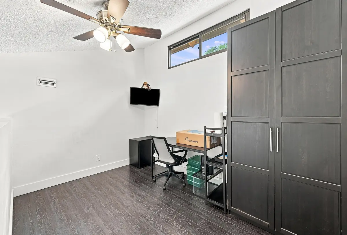13_stl_2138_with_tv at 2016 SW 82nd Avenue, Davie