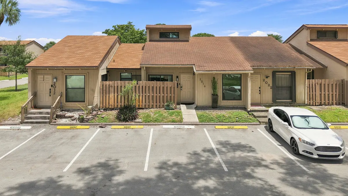 26_dji_20260815014756_0013_d at 2016 SW 82nd Avenue, Davie