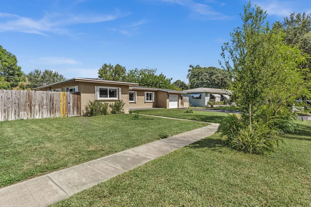 . at 721 FAIRWAY Drive, Plantation
