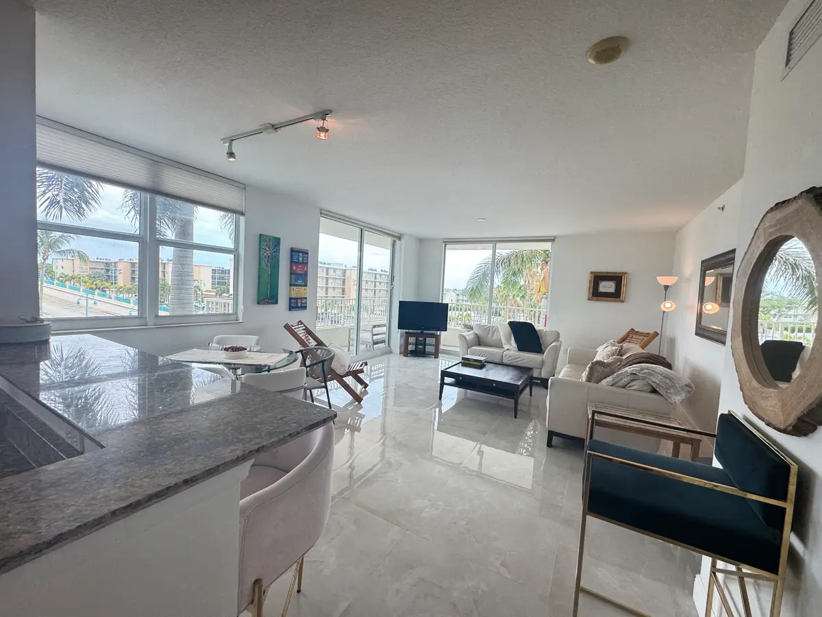 IMG_4353 at 100 NE 6th Street 307, Boynton Beach