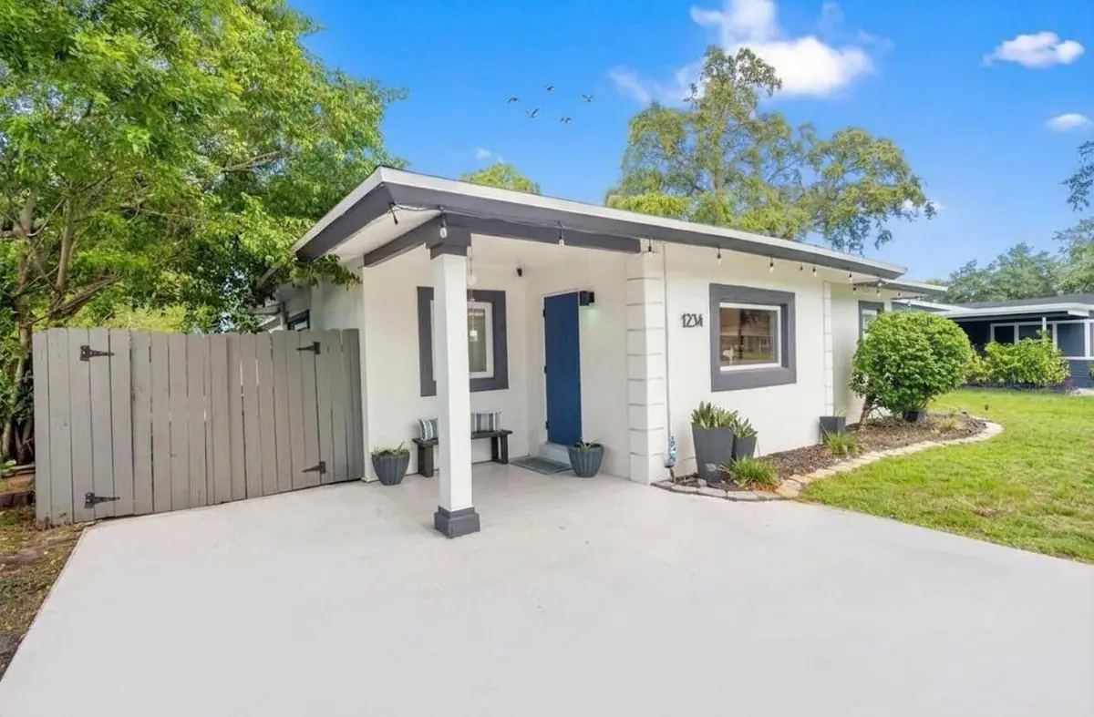 casa frente at 1234 NW 7th Avenue, Fort Lauderdale