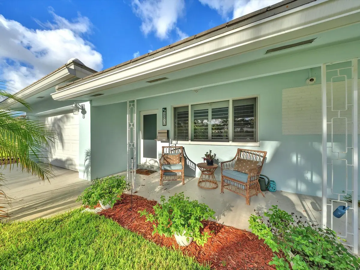 05-DSC4677 at 380 SE 5th Avenue, Pompano Beach