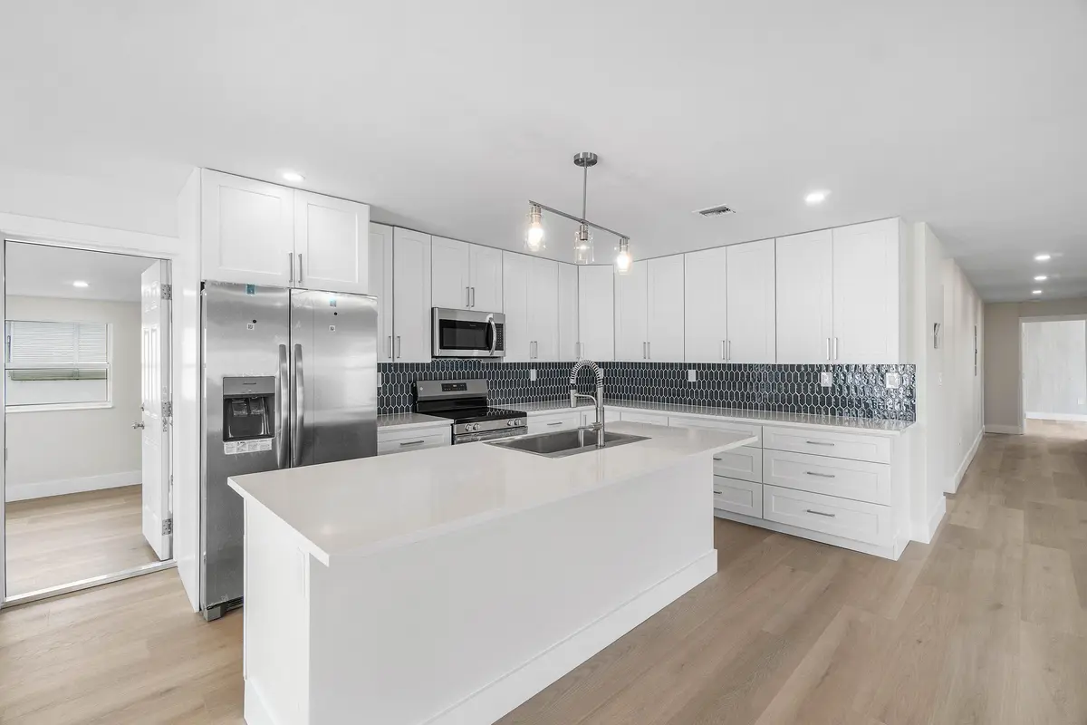 007-325Southwest8thAvenue-DelrayBeach-FL at 325 SW 8TH Avenue, Delray Beach