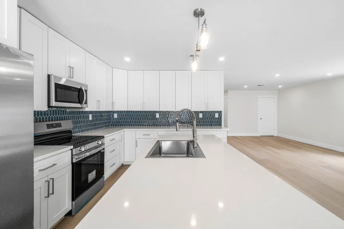 010-325Southwest8thAvenue-DelrayBeach-FL at 325 SW 8TH Avenue, Delray Beach