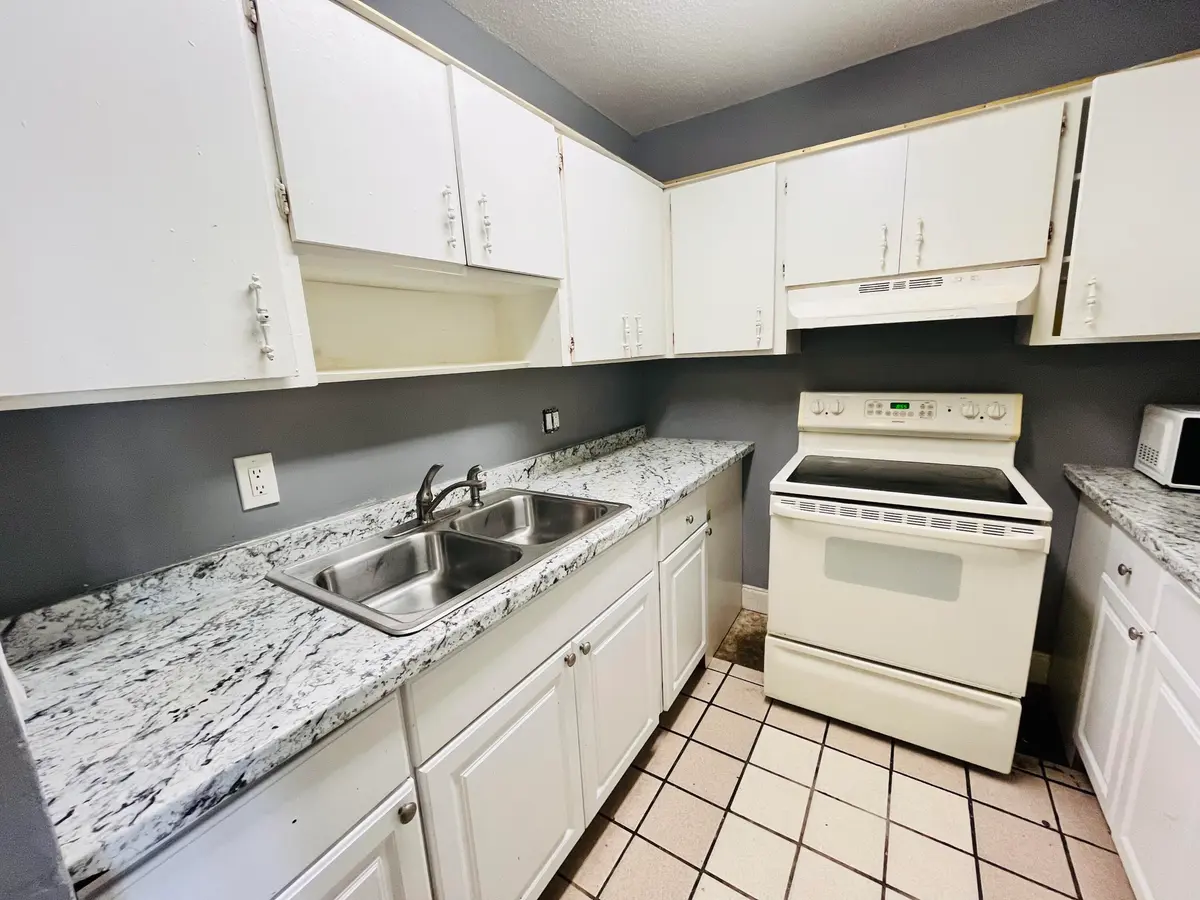 kitchen at 635 SW 20th Court 9B, Delray Beach