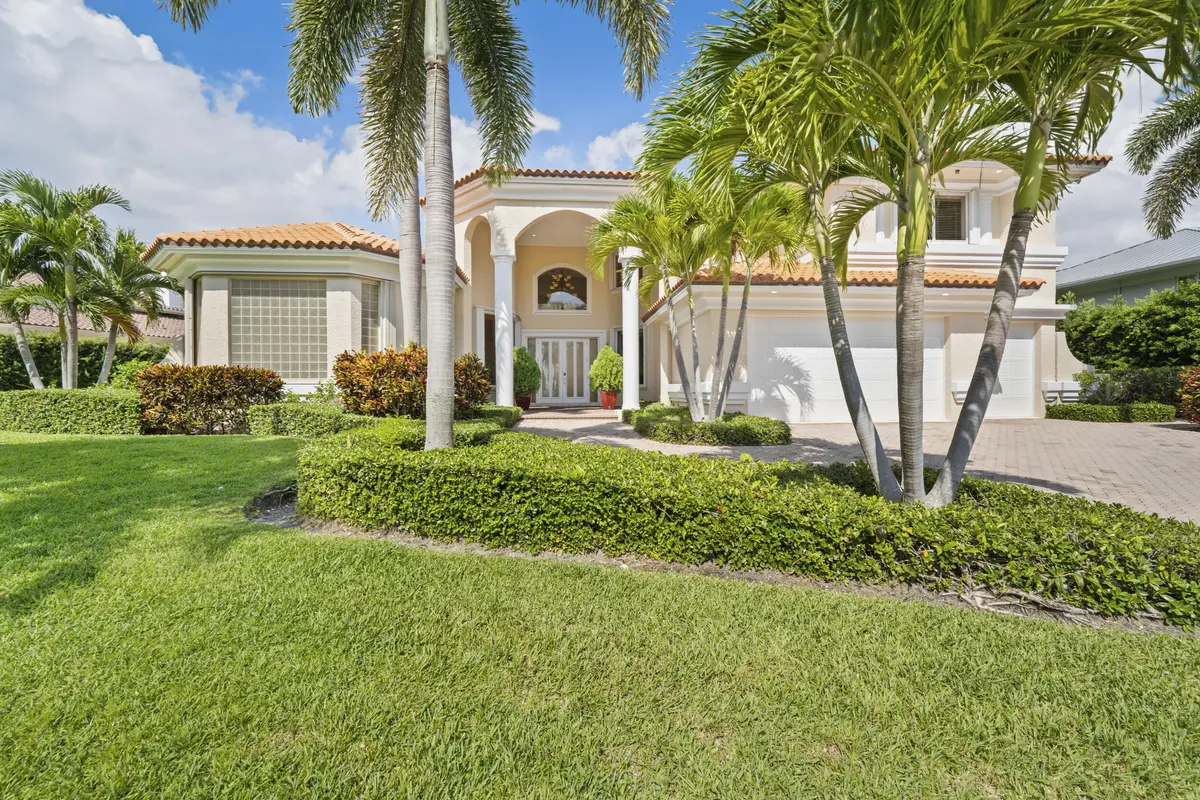 Front at 9 ISLAND Road, Sewalls Point