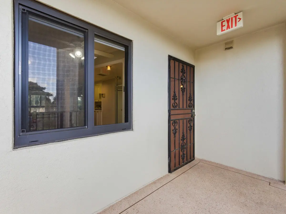 Unit Entry at 14475 N Strathmore Lane 308, Delray Beach