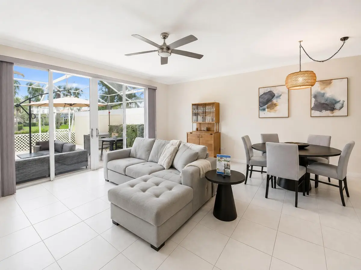 Main living area at 154 SANTA BARBARA Way, Palm Beach Gardens