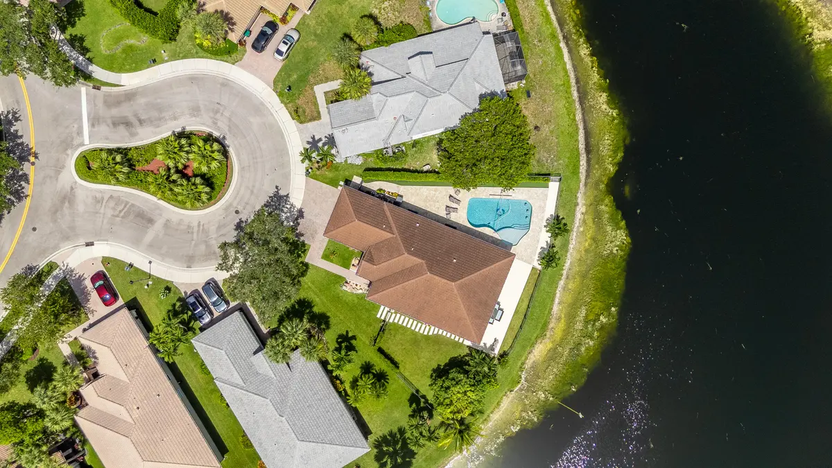 Dron-15 at 6272 NW 108TH Way, Parkland