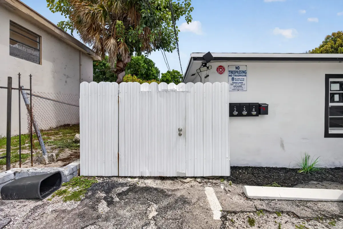 6-print-BS1A2140 at 709 13TH Street, West Palm Beach