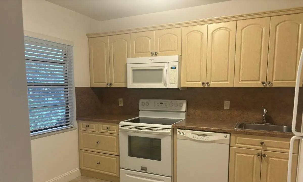 Kitchen at 9264 Vista Del Lago H, Boca Raton