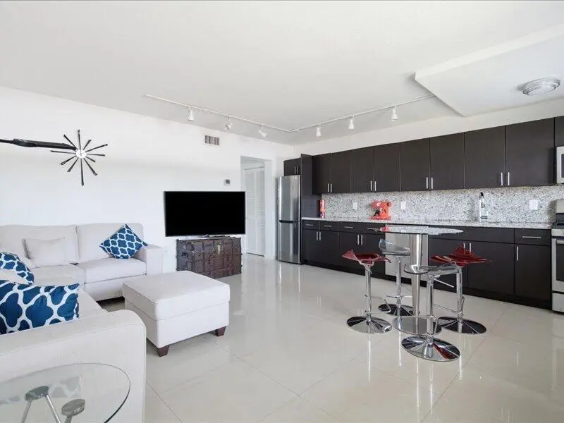 05-525 Meridian Ave apt 305_005 at 525 Meridian Avenue 305, Miami Beach