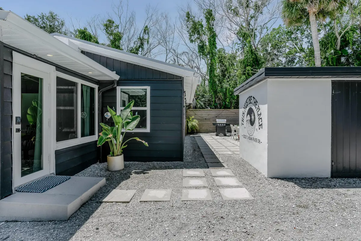 10007 Indian River-32-2 at 10007 S Indian River Drive, Fort Pierce