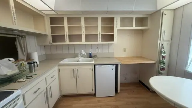 kitchen at 150 Lake Meryl Drive 145, West Palm Beach