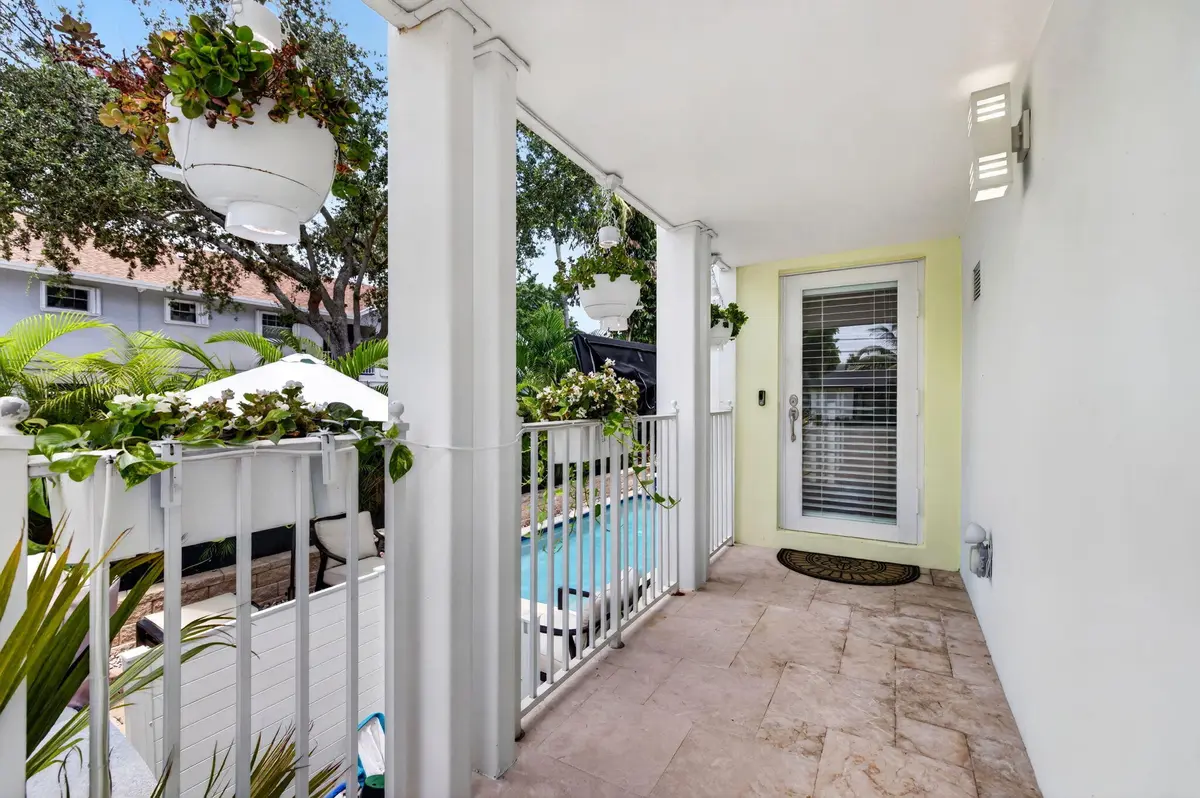 11-web-or-mls-b699A0632 at 500 NE 17TH Avenue, Fort Lauderdale