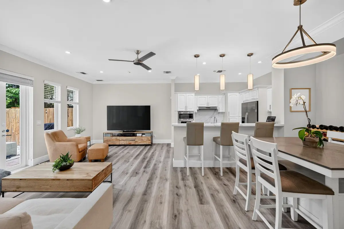 14-web-or-mls-b699A0072 at 500 NE 17TH Avenue, Fort Lauderdale