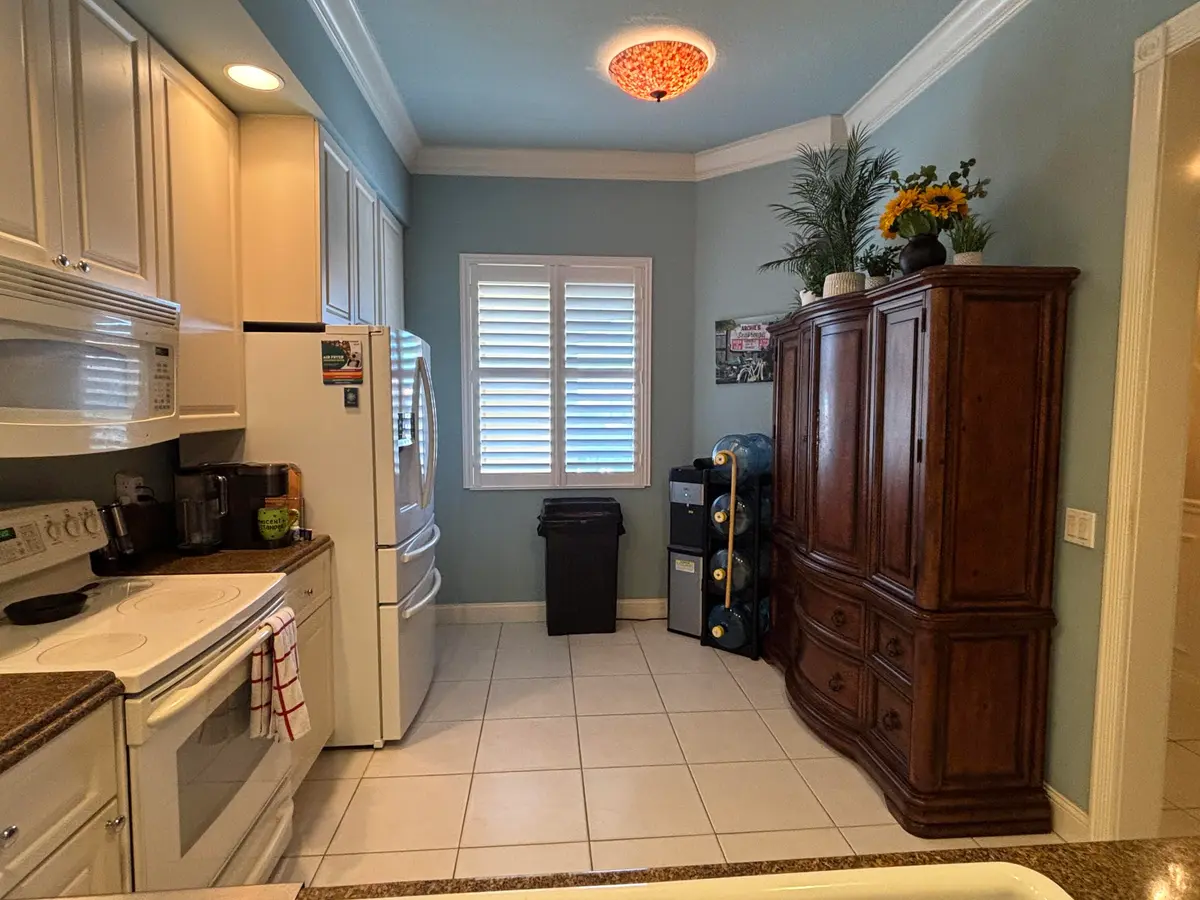 Kitchen at 31 HARBOUR ISLE Drive PH05, Fort Pierce