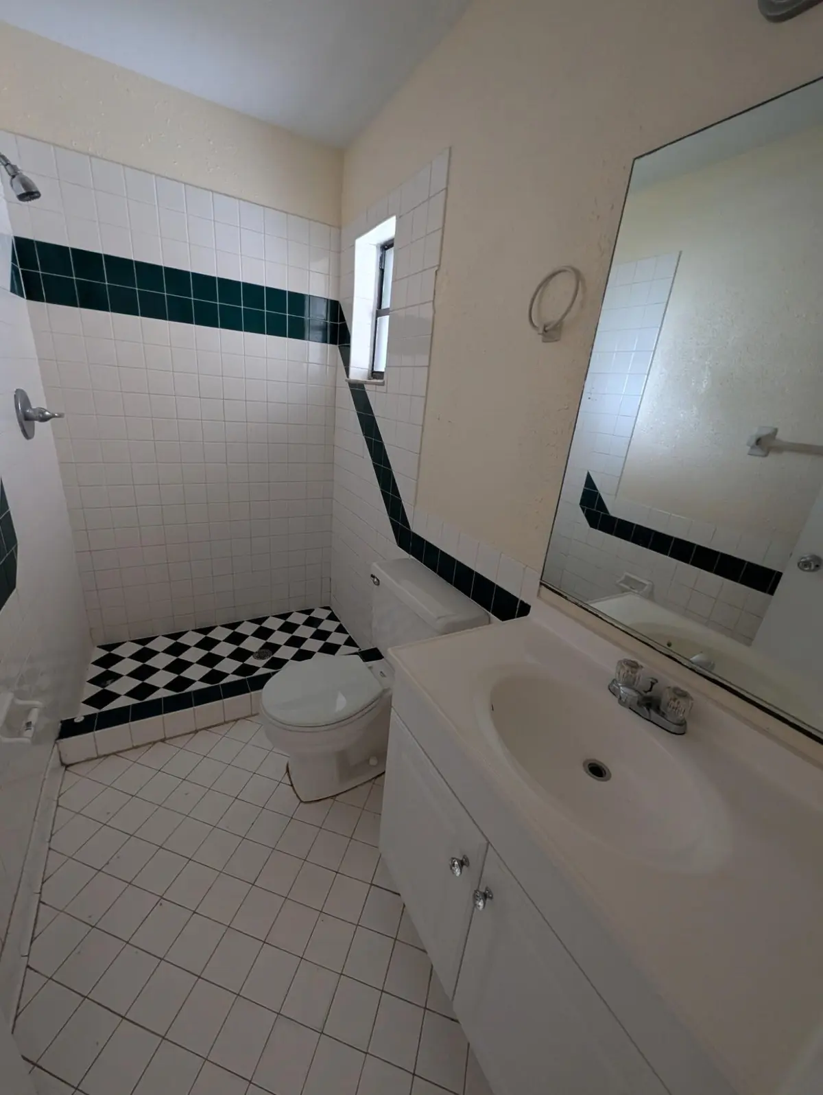 original (3) at 1382 BIRKDALE Drive 1388, Wellington