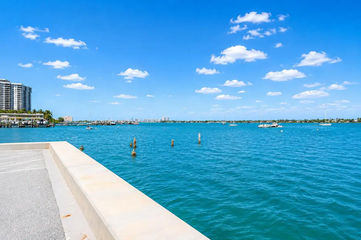 8f54f2a5-7e6a-4698-b215-6a3c75f5a676 at 4500 N FLAGLER Drive B21, West Palm Beach