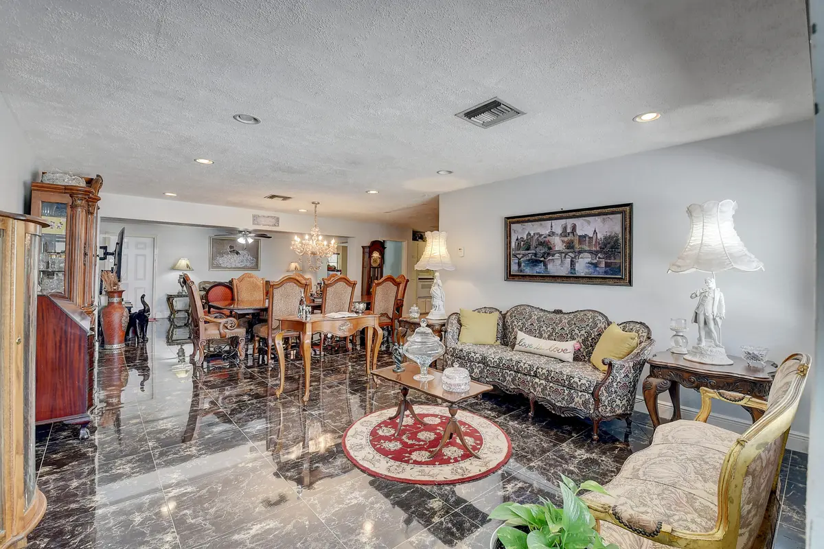 06_dsc_2368_69_70_71_72 at 2815 SW 9th Street, Boynton Beach