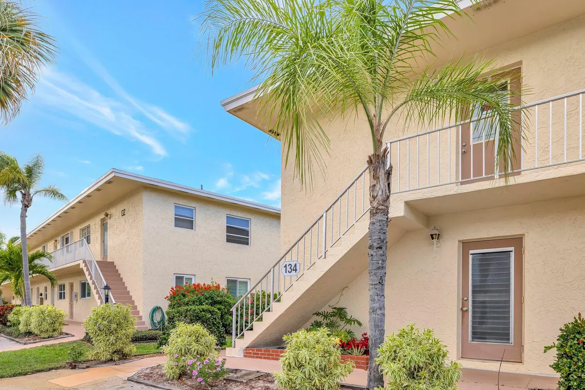 End View at 2950 SE OCEAN Boulevard 134-5, Stuart