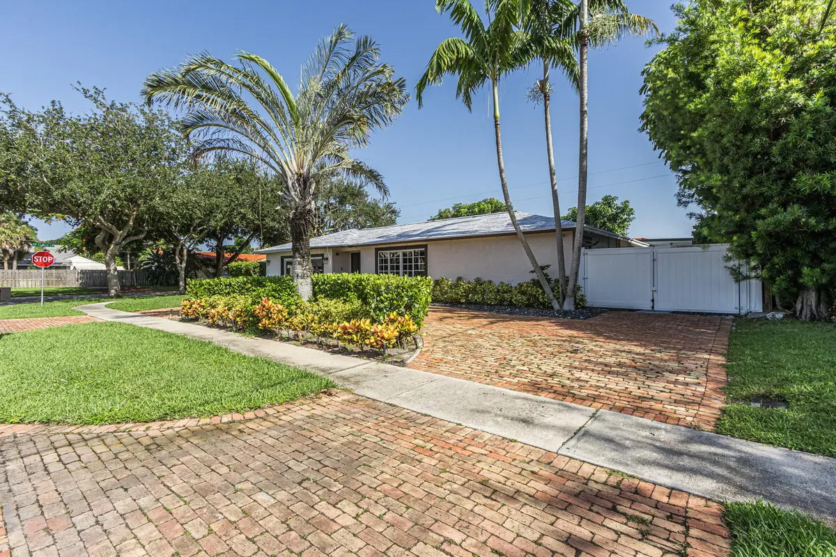 1-6 at 1 Tam O Shanter Lane, Boca Raton