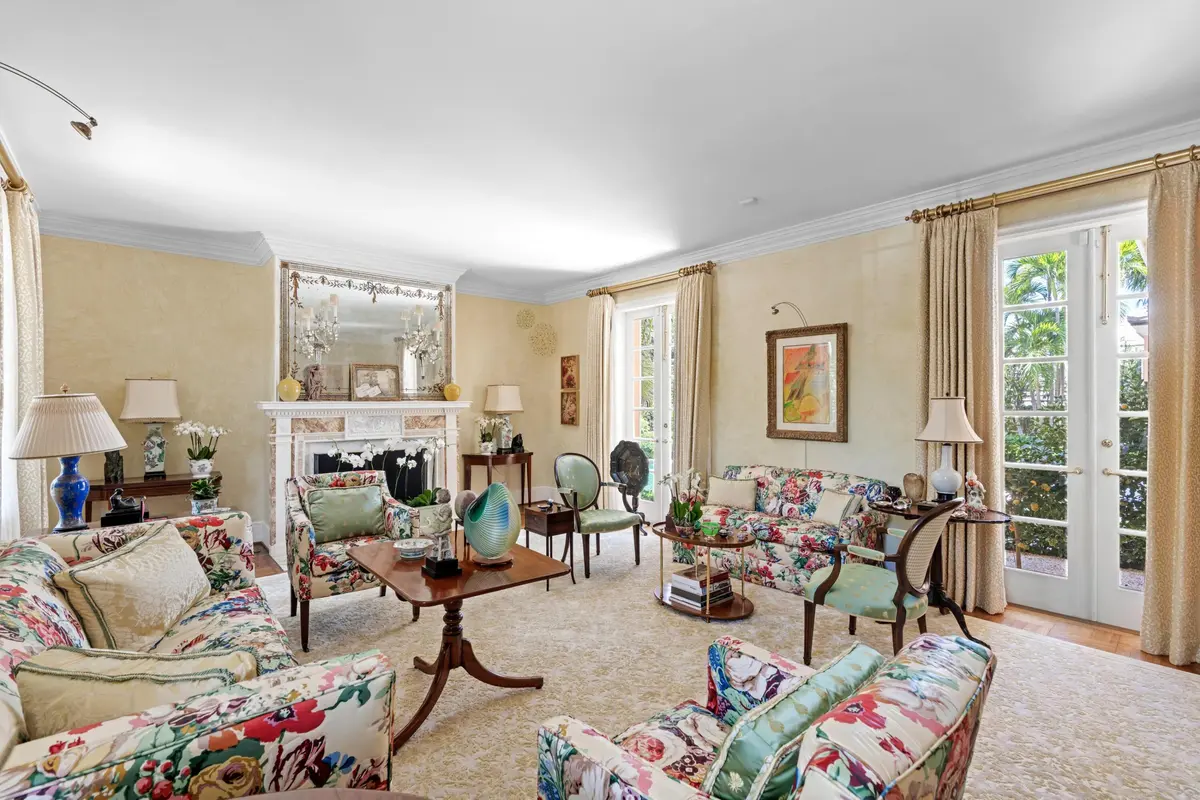 Living Room at 198 Via Marina, Palm Beach