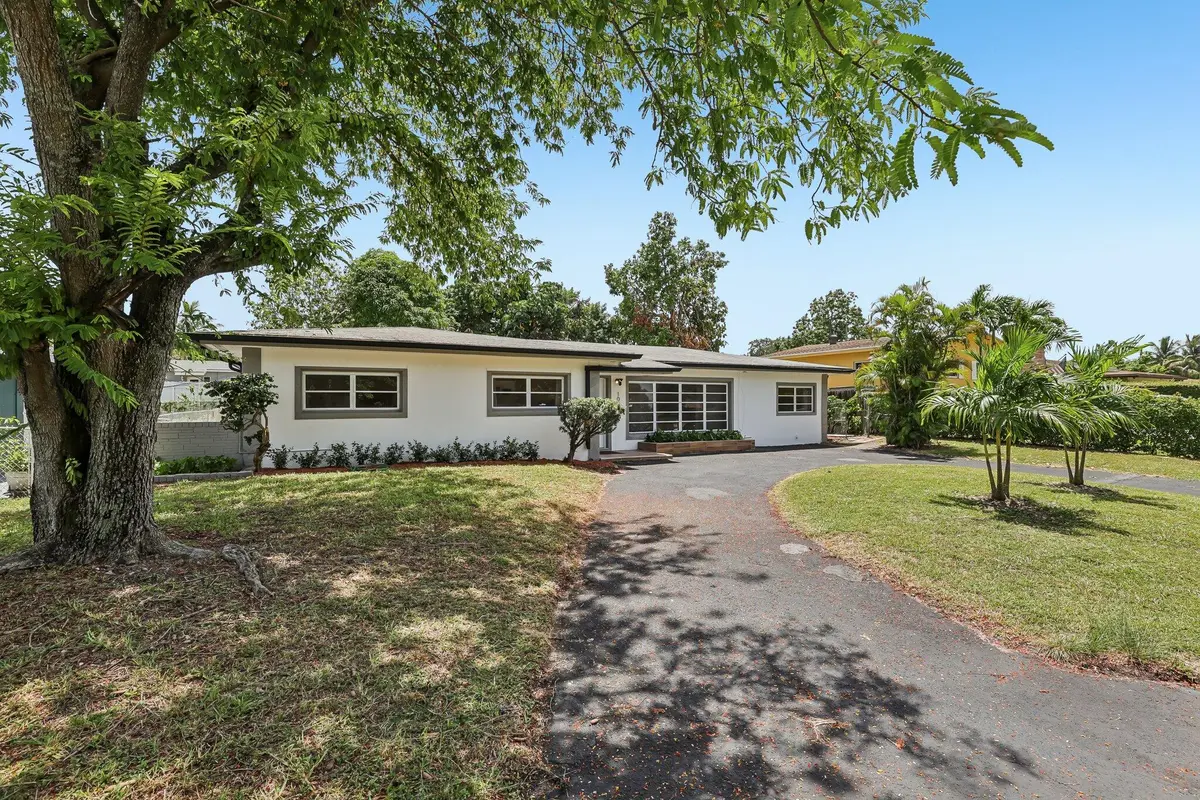 Front at 1040 NW 149TH Street, Miami