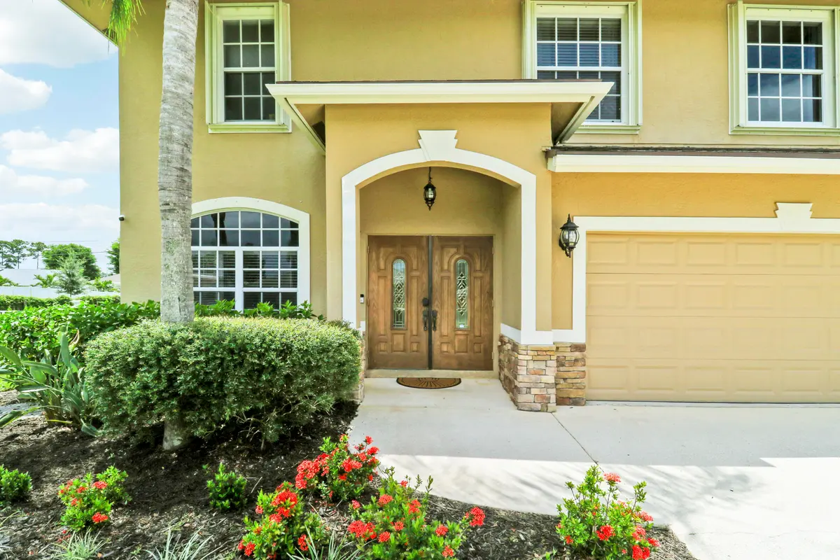 Entrance at 1832 SW Grant Avenue, Port St. Lucie