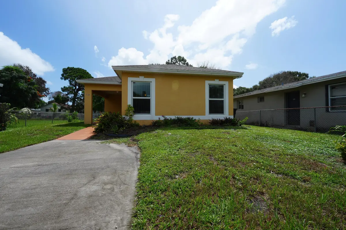 Driveway at 710 N 23rd Street, Fort Pierce