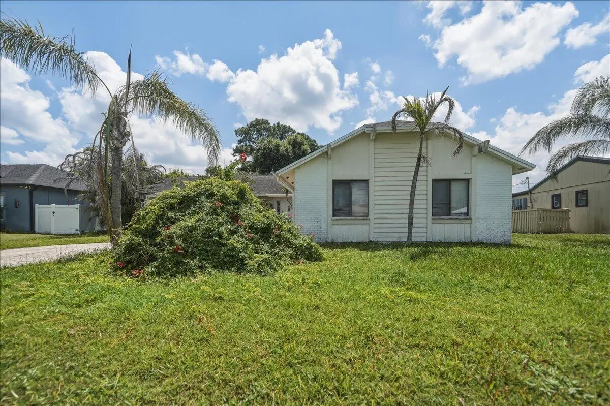 04-DSC5736_autoremove_54631422 at 1646 SE HOLIDAY Road, Port St. Lucie