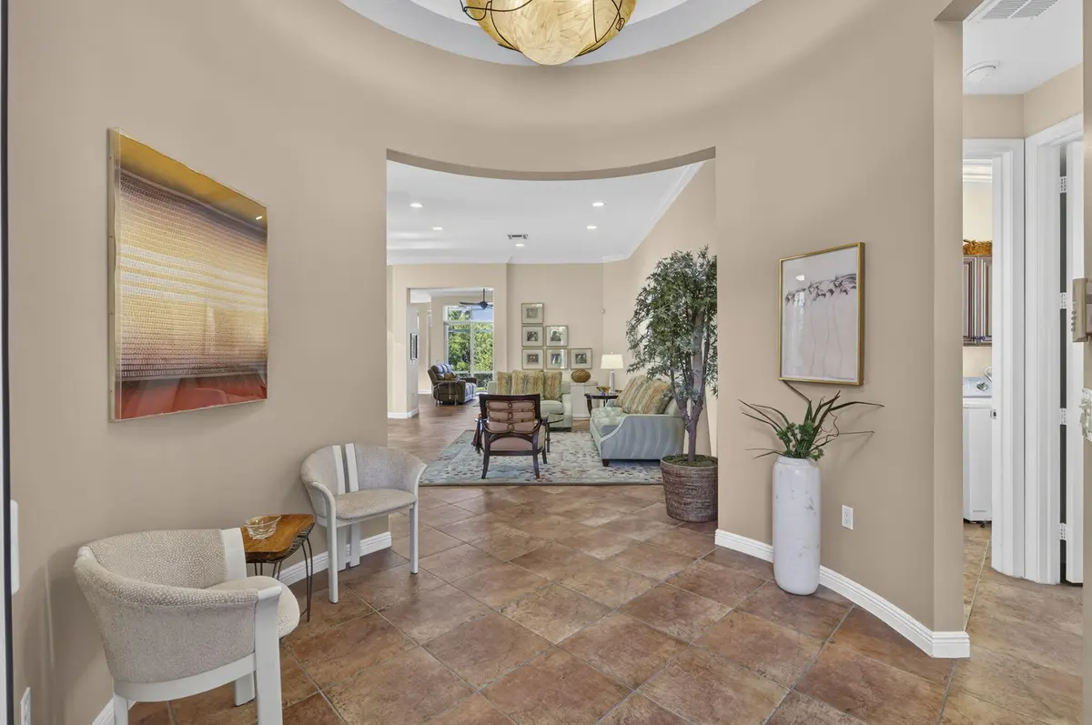 12 FT Ceiling in Foyer at 9902 Via Elegante, Wellington