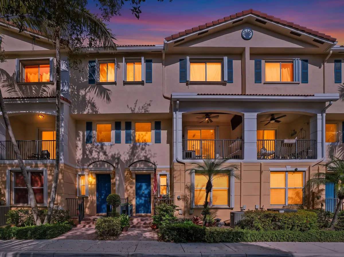 Sunset Front at 2905 S Greenleaf Circle, Boynton Beach