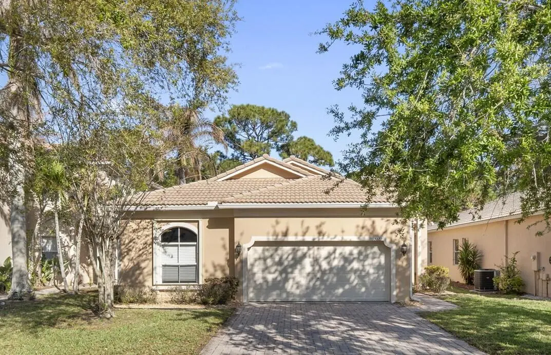 Front at 5627 Sunberry Circle, Fort Pierce