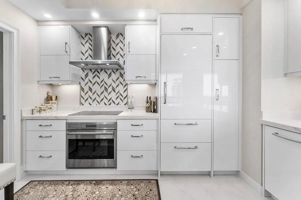 Kitchen at 801 S OLIVE Avenue 1508, West Palm Beach