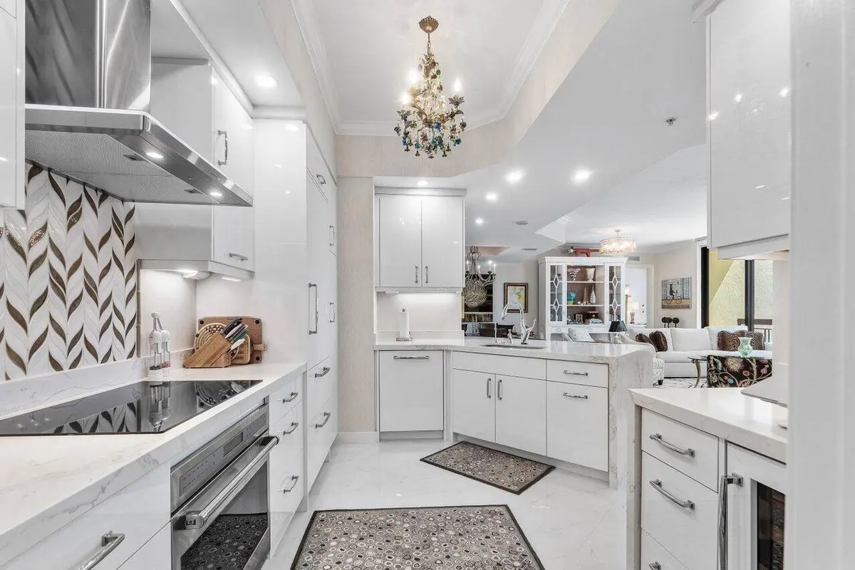 Kitchen at 801 S OLIVE Avenue 1508, West Palm Beach