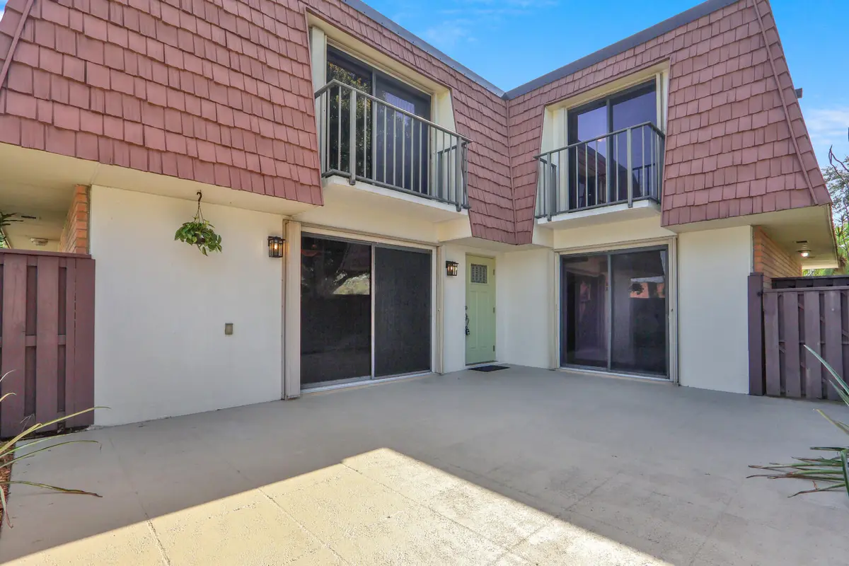 Court Yard at 2940 SW Sunset Trace Circle, Palm City