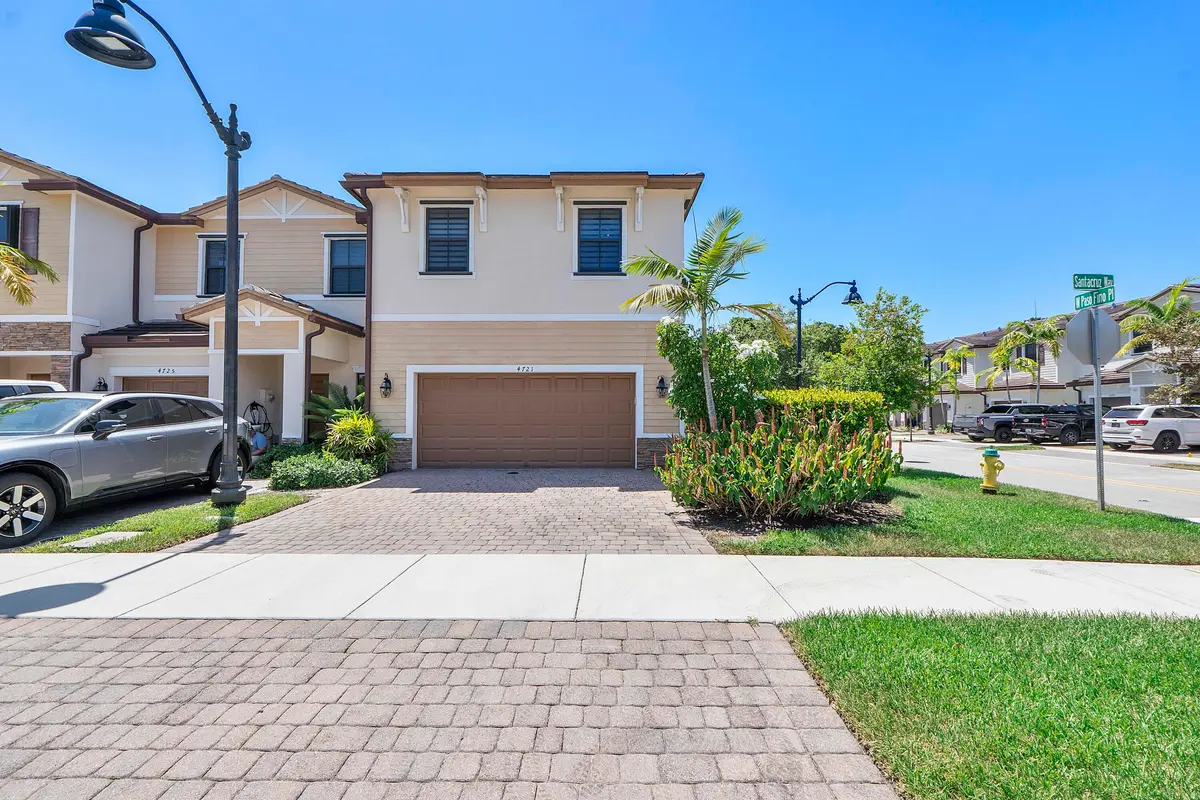 4721 Santa Cruz Way_002 at 4721 Santa Cruz Way, Davie