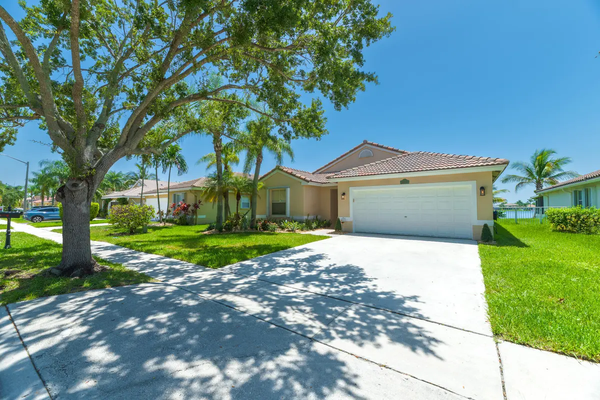 Krauss front garage at 19200 NW 24TH Court, Pembroke Pines