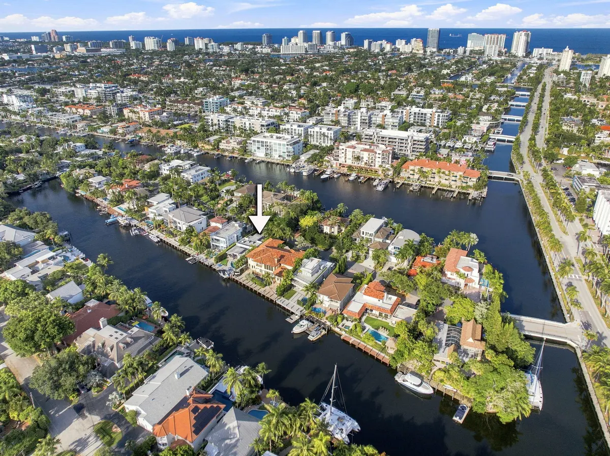 43-web-or-mls-121-s-gordon-rd at 121 S GORDON Road, Fort Lauderdale